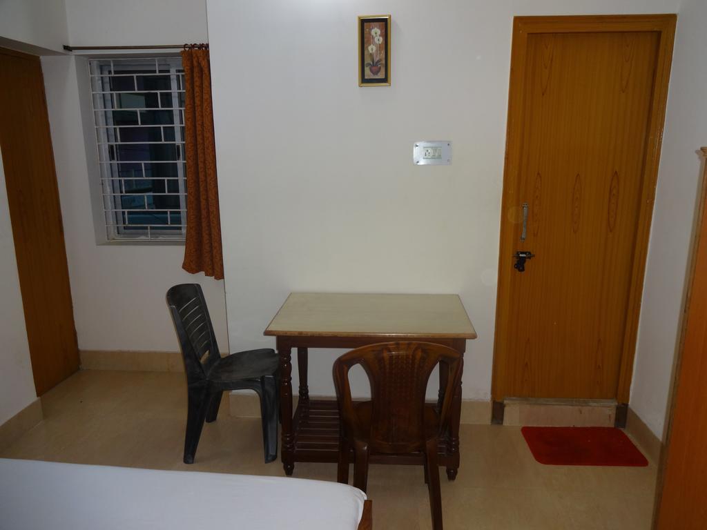 Harsh & Yash Guest House พุทธคยา ภายนอก รูปภาพ