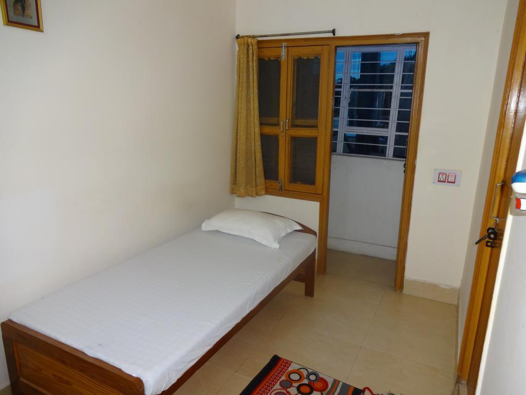 Harsh & Yash Guest House พุทธคยา ภายนอก รูปภาพ